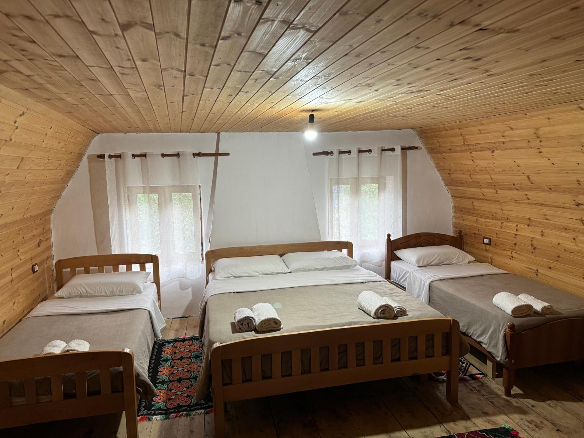 Bujtina Shkambi Hotel เธทธ์ ภายนอก รูปภาพ