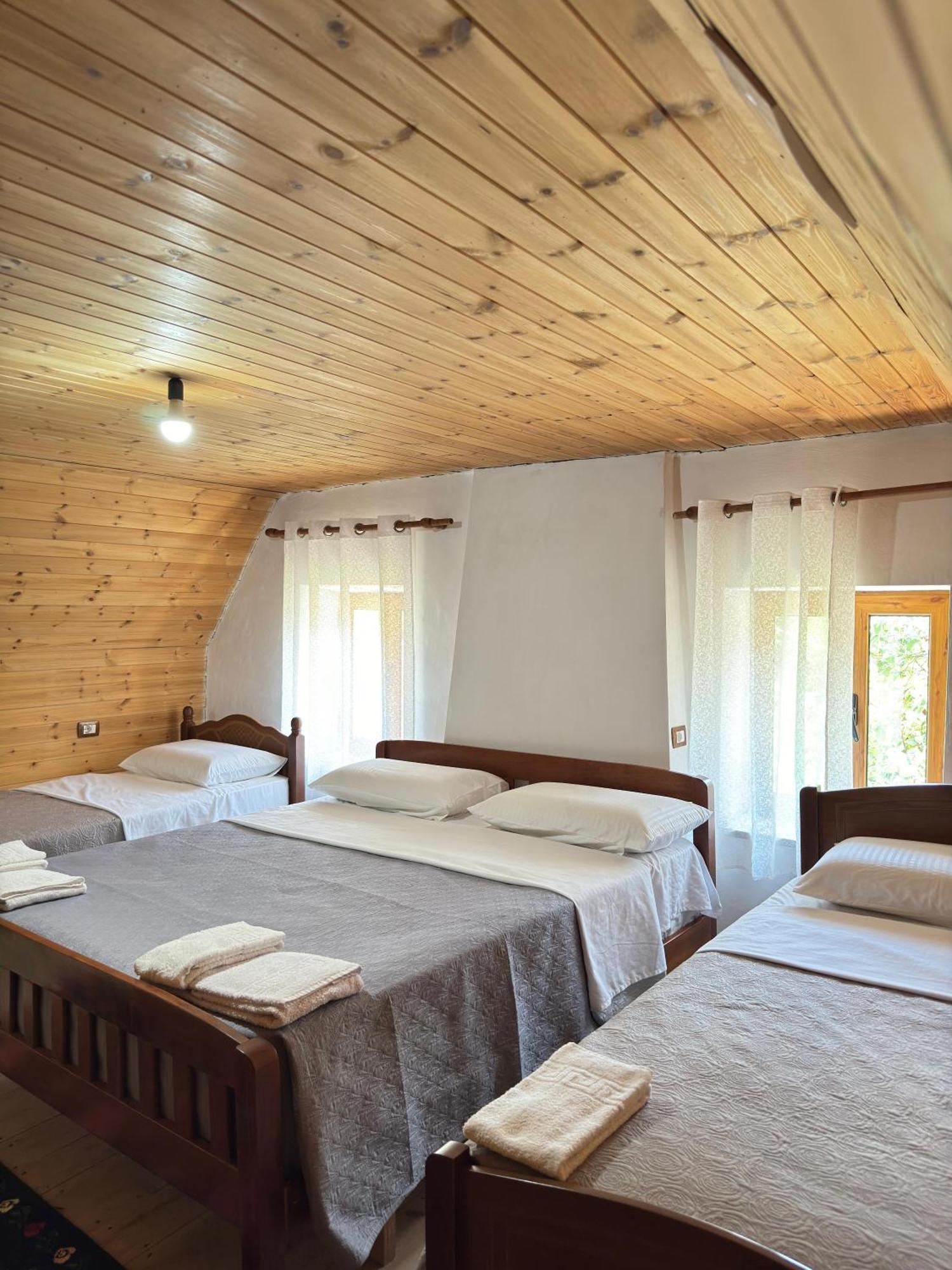 Bujtina Shkambi Hotel เธทธ์ ภายนอก รูปภาพ